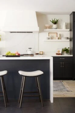 Svetta Counter Stool -Furniture Decoration Shop 20190529 eaglerock home15067 retouched 71de262e a175 4367 9904 1e4ddaebaa0e