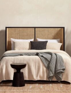 Jeni Platform Bed -Furniture Decoration Shop 227834 008 VIG 1