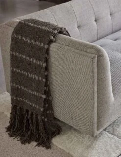 Pismo Throw -Furniture Decoration Shop CostaRugLivingRoom 4586 SITECROP 433fdc8e bb1b 43ce 9a8e a9c39bc51cfe