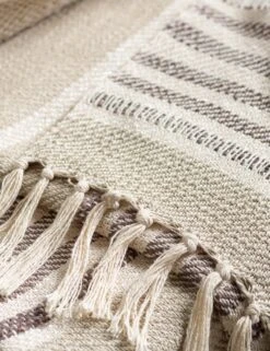 Drexler Throw -Furniture Decoration Shop EAU 1000 3